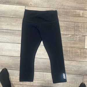 Black Lorna Jane 3/4 leggings